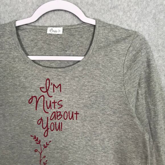 Oneira Shirt Womens Small Gray I'm Nuts About You Squirrels Basic Soft READ - Picture 3 of 10